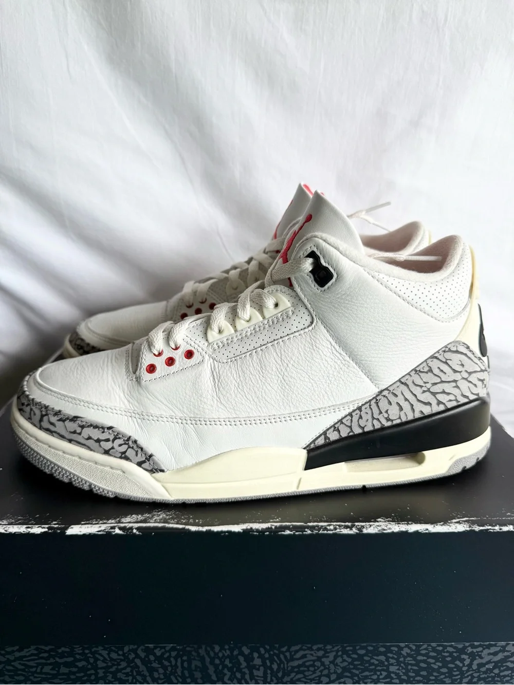 AUTHENTIC Jordan 3 White Cement Reimagined size 10.5 DN3707-100 2022 PRE-OWNED